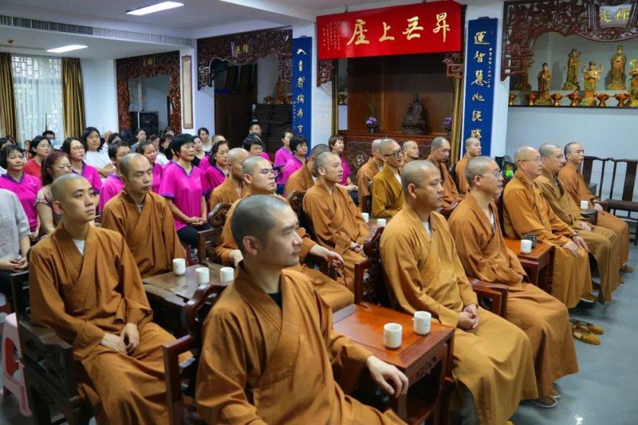 投身公益事业14年 助人为乐传美德