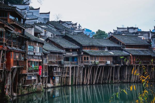 玩撞三国